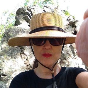 Meet your Posher, Cynthia (cinzia)